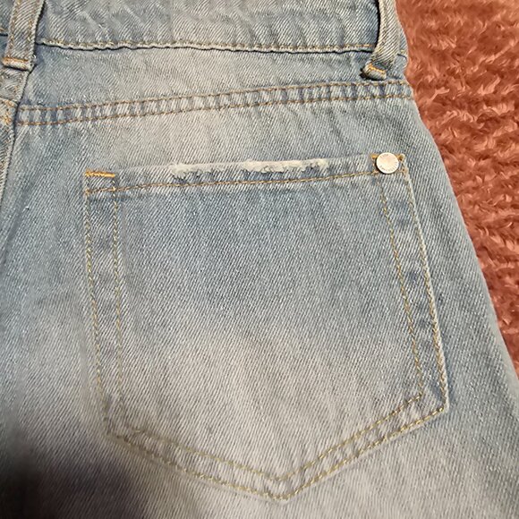 Free Generation Women's Pearl Accent Step-Hem Jean Shorts - Picture 6 of 8